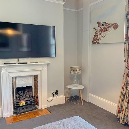 Arden Villa, Sleeps 8, Moments From The Golden Sandy Beach Of Ryde 赖德 外观 照片