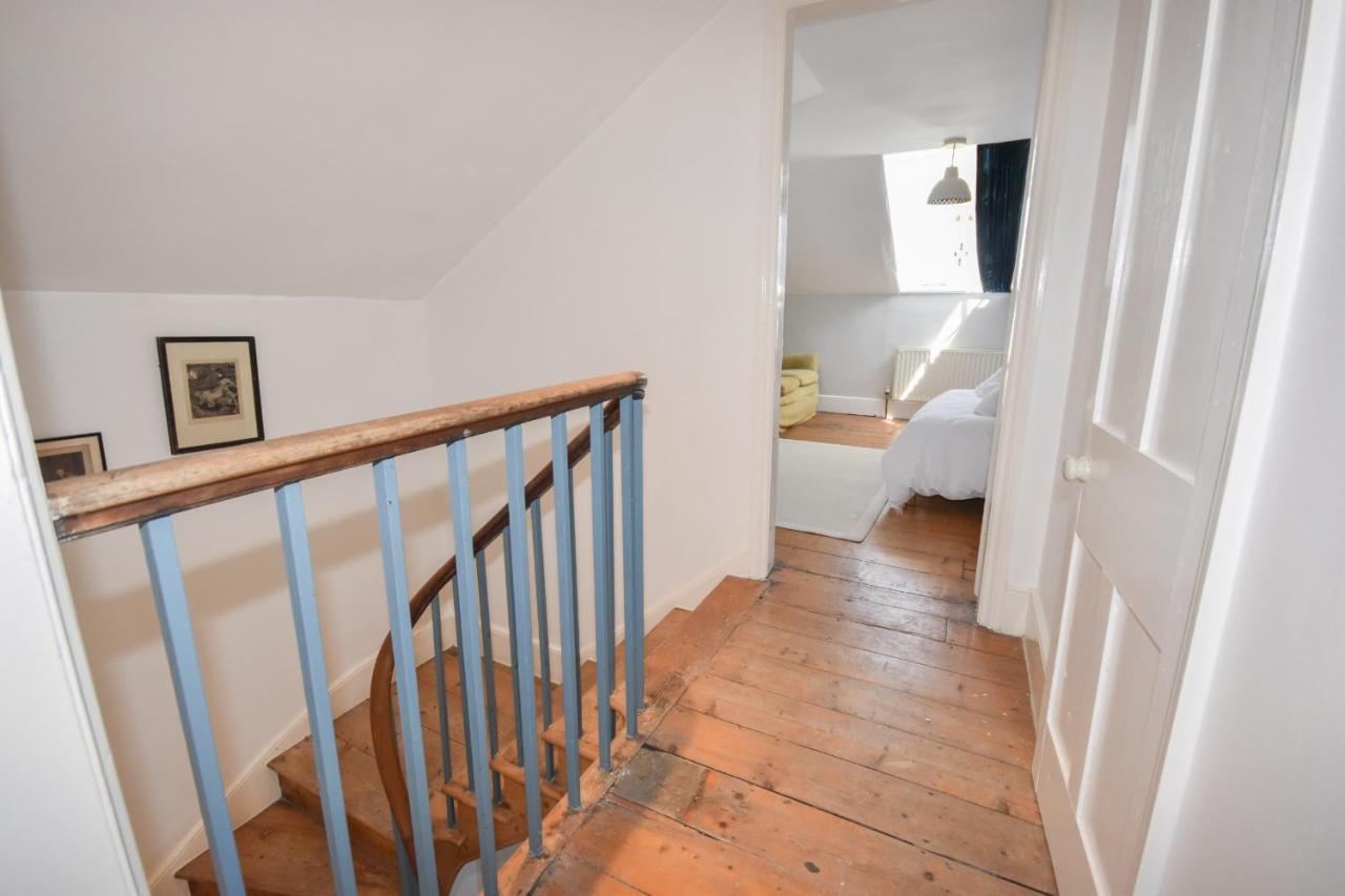 Arden Villa, Sleeps 8, Moments From The Golden Sandy Beach Of Ryde 赖德 外观 照片