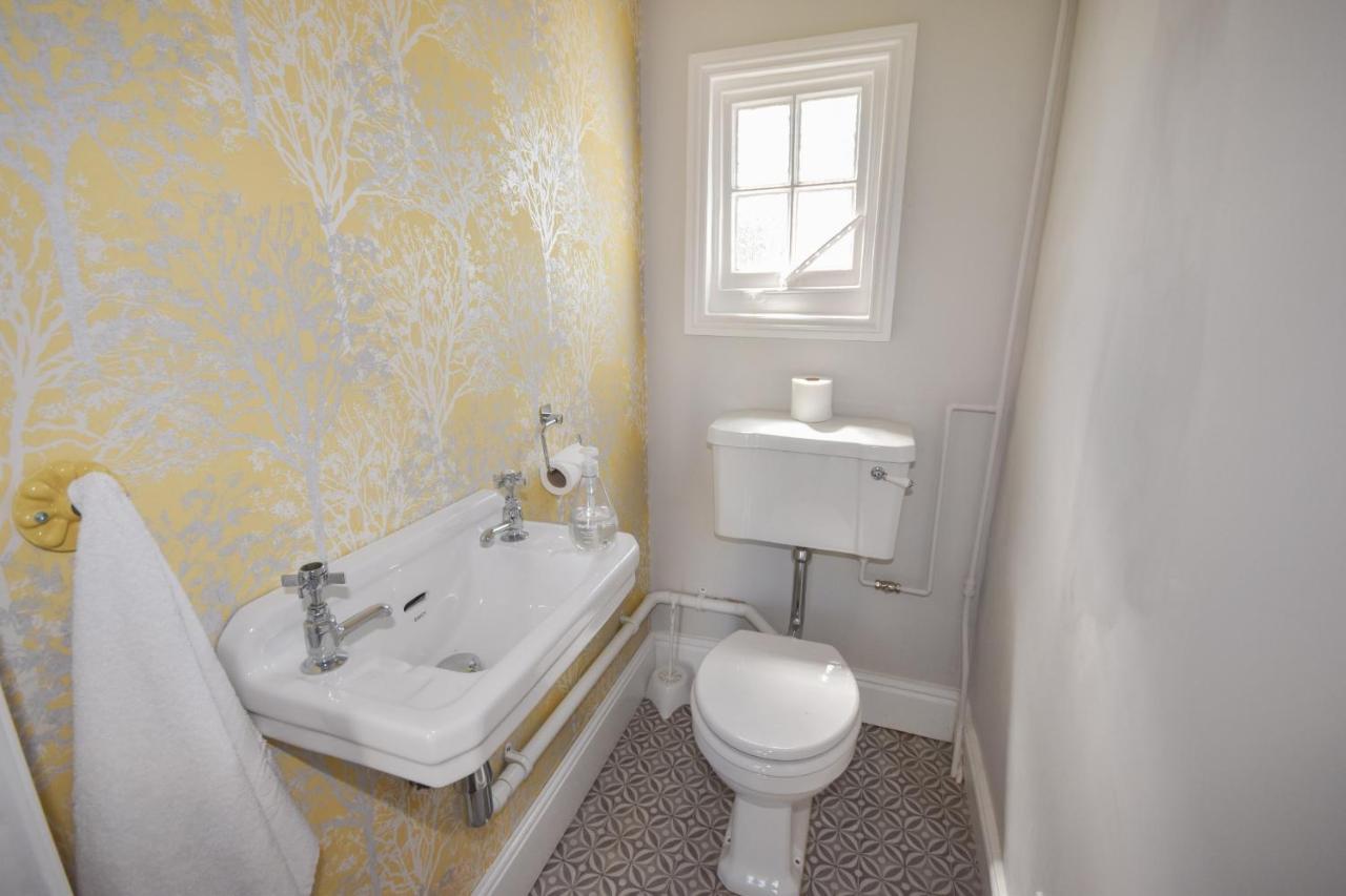 Arden Villa, Sleeps 8, Moments From The Golden Sandy Beach Of Ryde 赖德 外观 照片